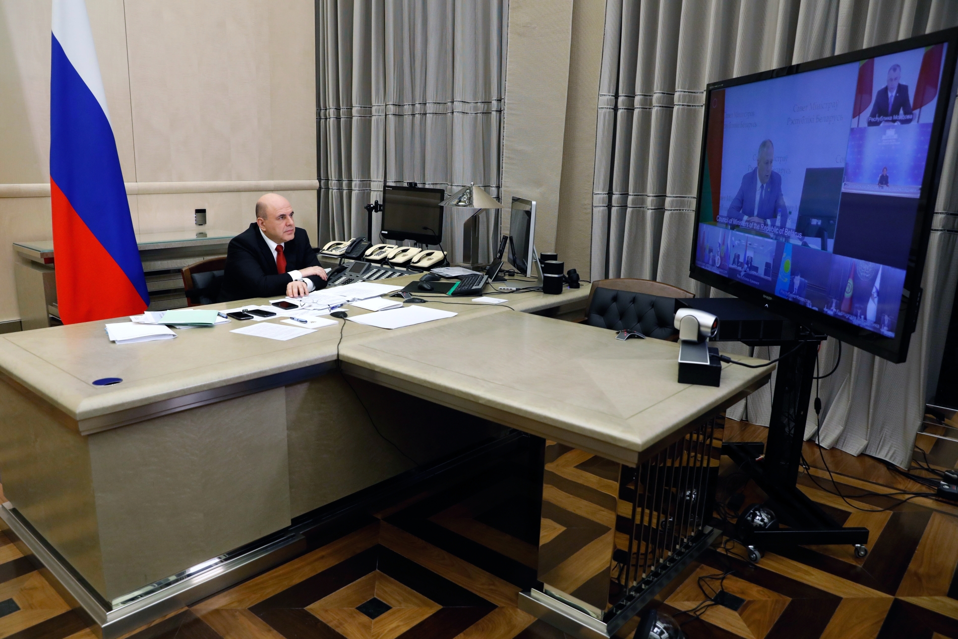Михаил Мишустин призвал страны ЕАЭС к совместным опережающим шагам в борьбе с коронавирусом