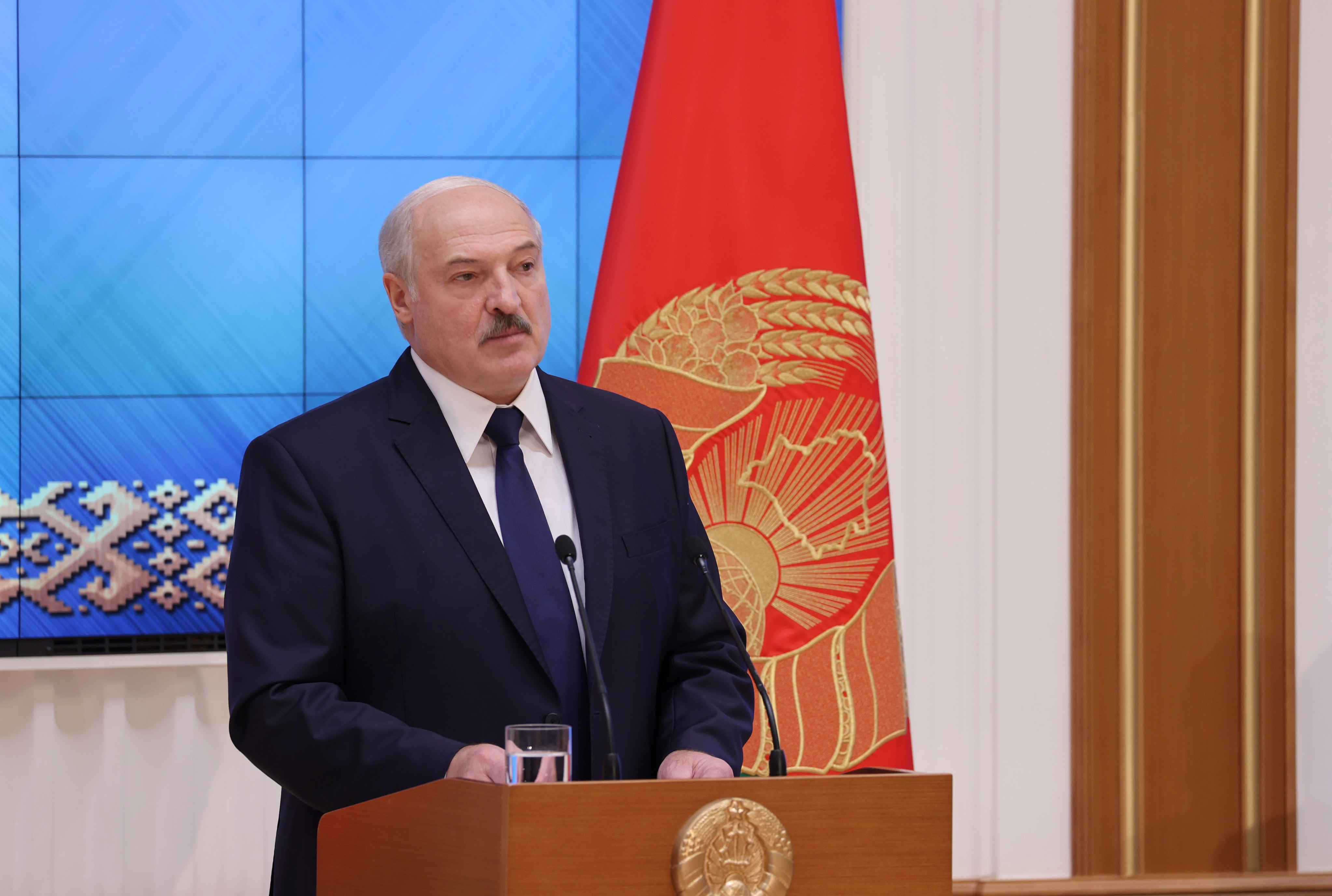 Александр Лукашенко призвал МИД Беларуси адекватно отвечать на санкции и новые вызовы