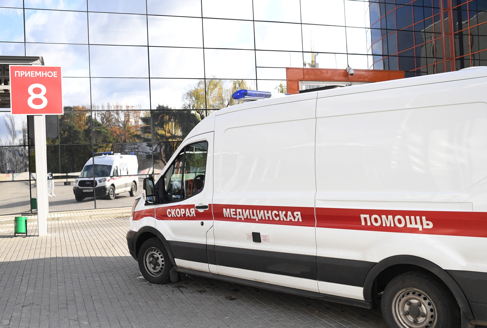 В России за сутки от коронавируса скончались 320 человек