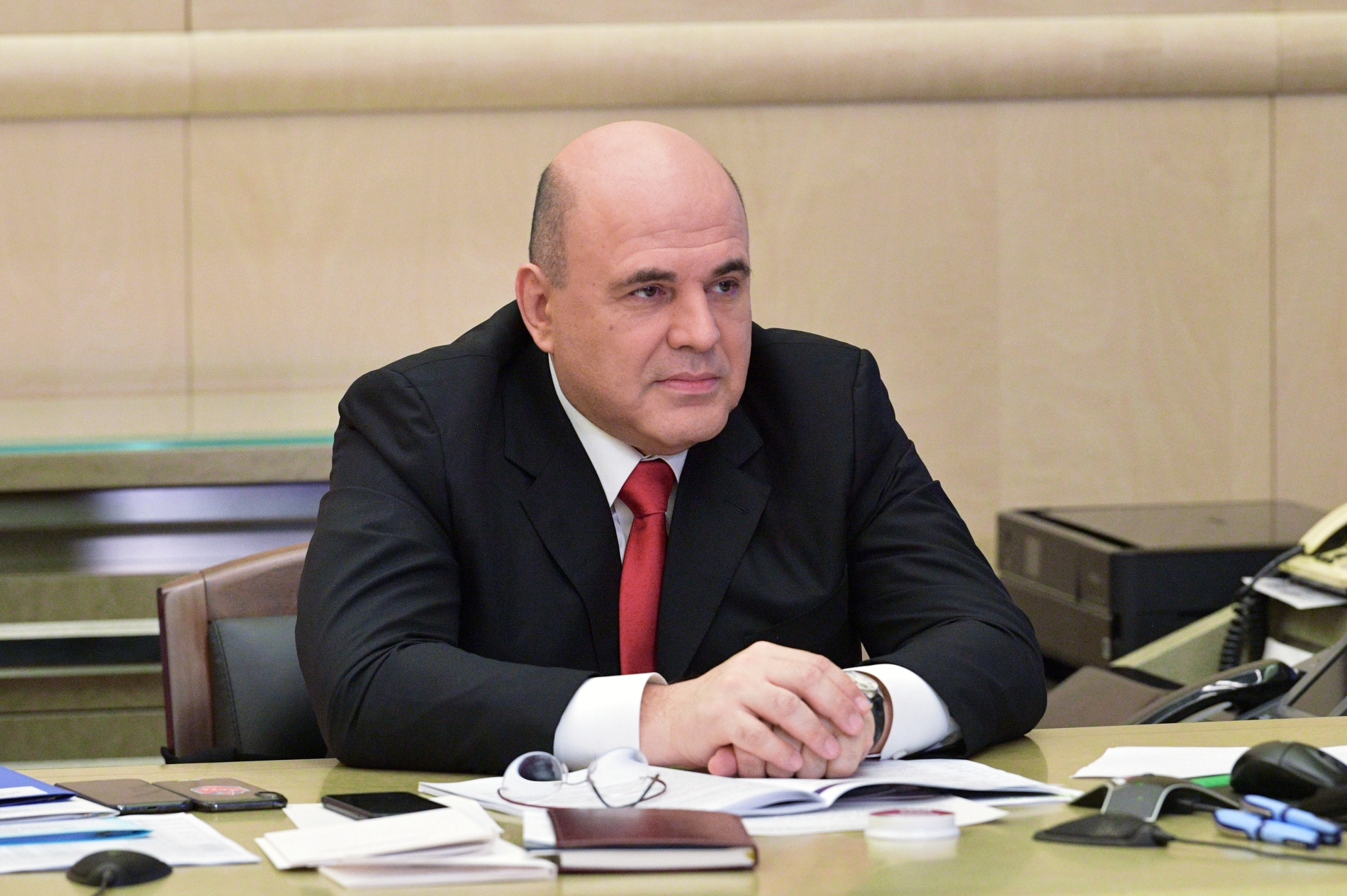 Михаил Мишустин: 17 регионов РФ готовы к постепенному снятию ограничений