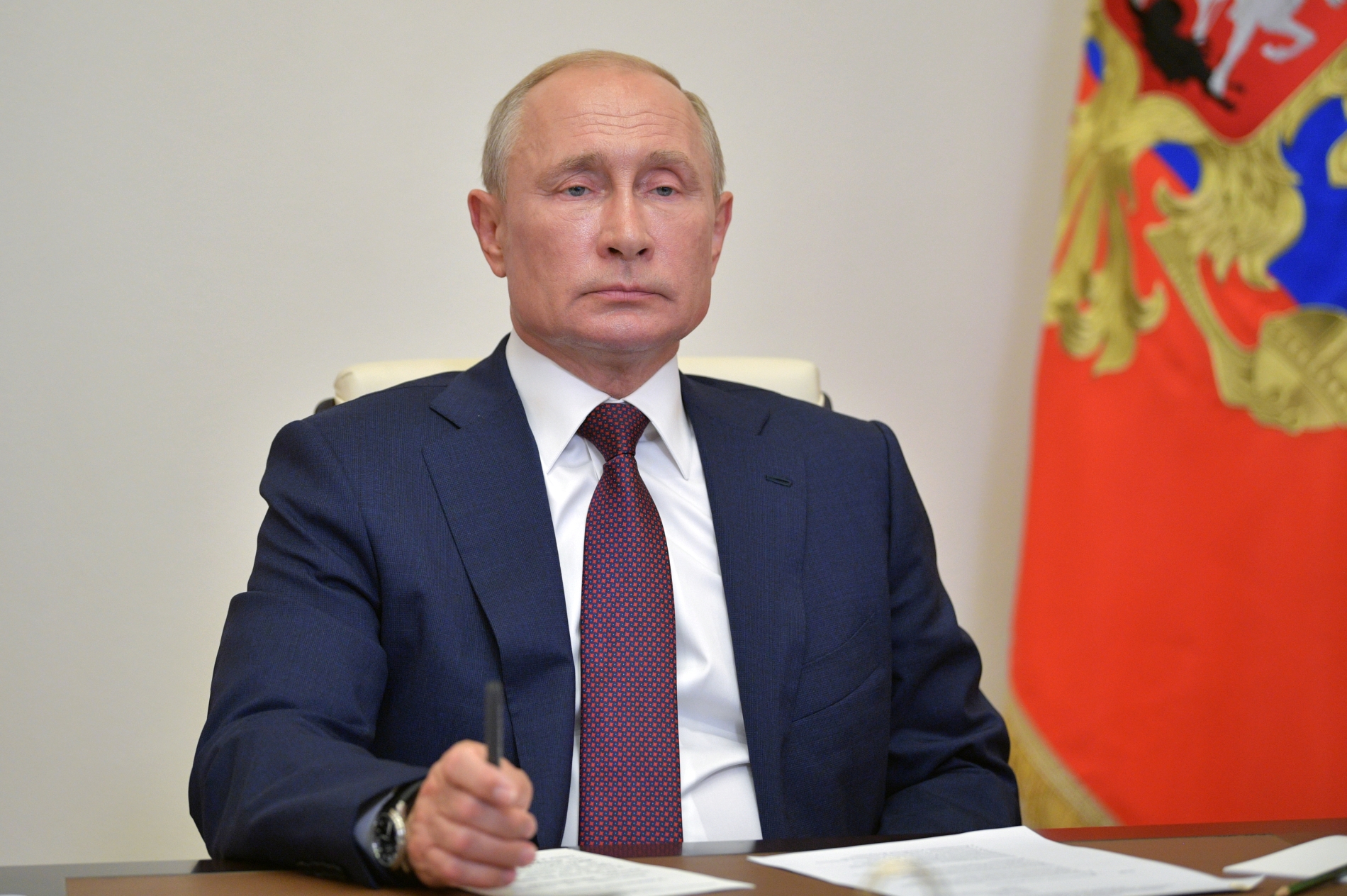 Владимир Путин поздравил работников и ветеранов морского и речного флота с профессиональным праздником