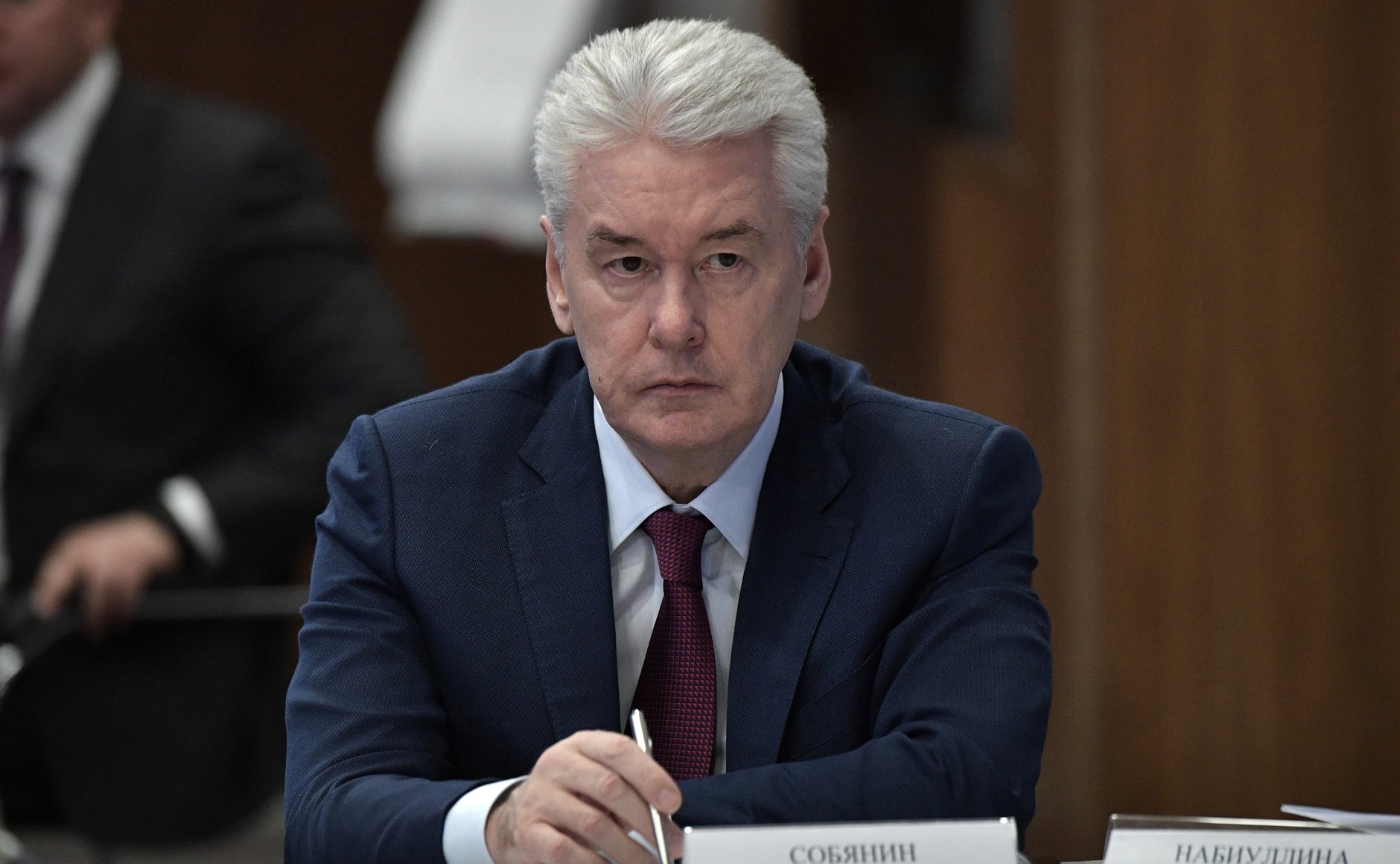 Сергей Собянин поручил усилить контроль за соблюдением противоэпидемиологических мер на предприятиях