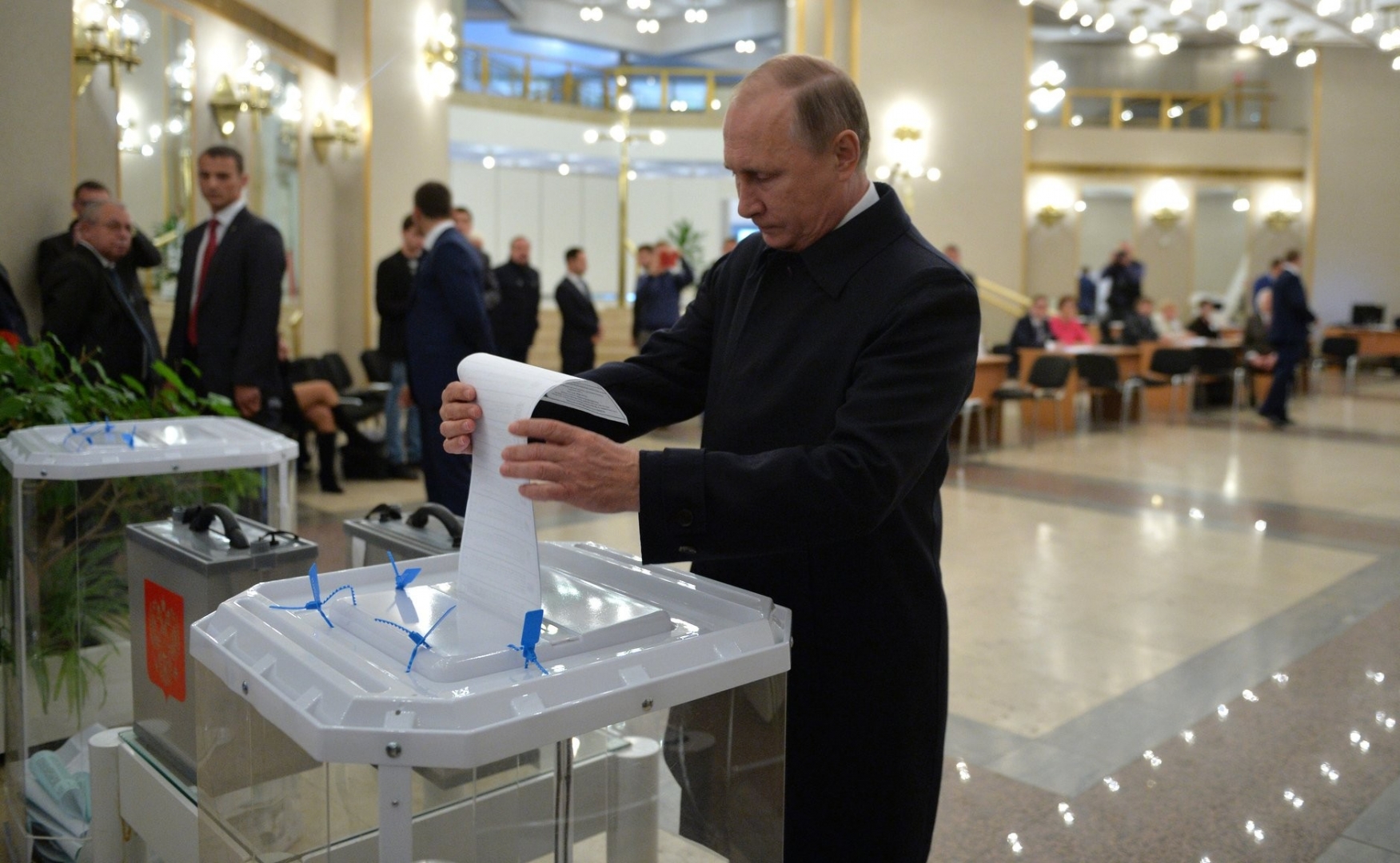 Путин проголосует по поправкам в Конституцию на избирательном участке