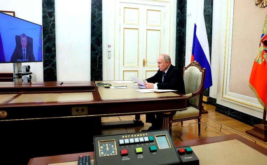 Путин заслушал доклад об экономическом развитии Астраханской области 