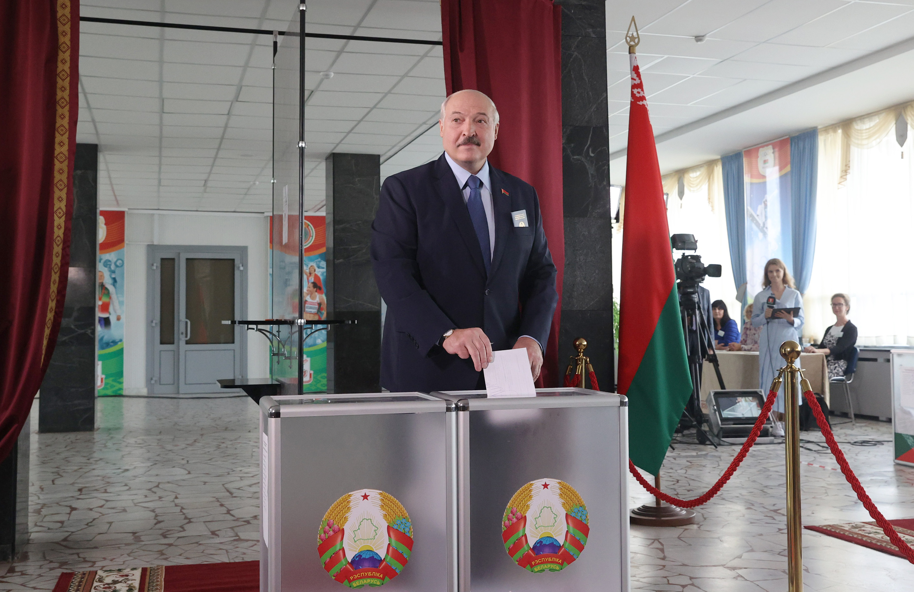 Александр Лукашенко проголосовал на выборах президента Беларуси