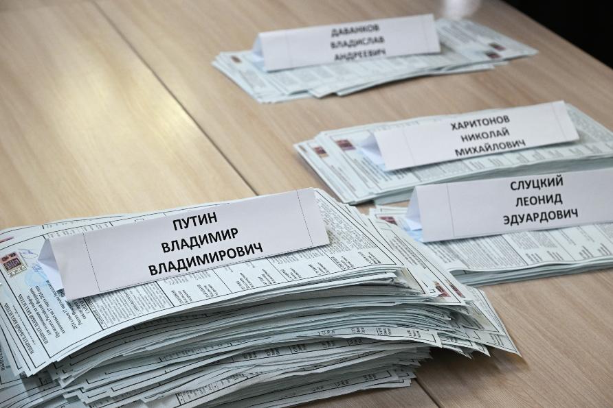 По данным после обработки 99,65% протоколов, за Путина отдали свой голос 87,32% 