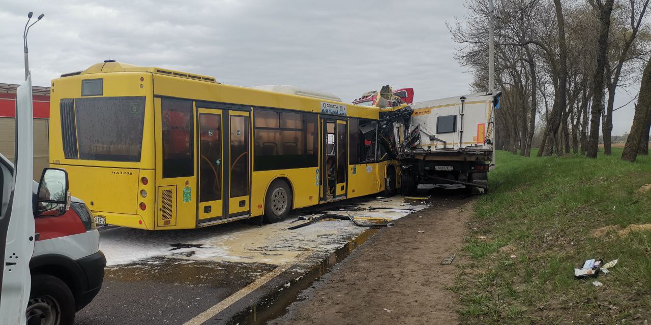 В Минске  произошло  ДТП с участием автобуса и фуры
