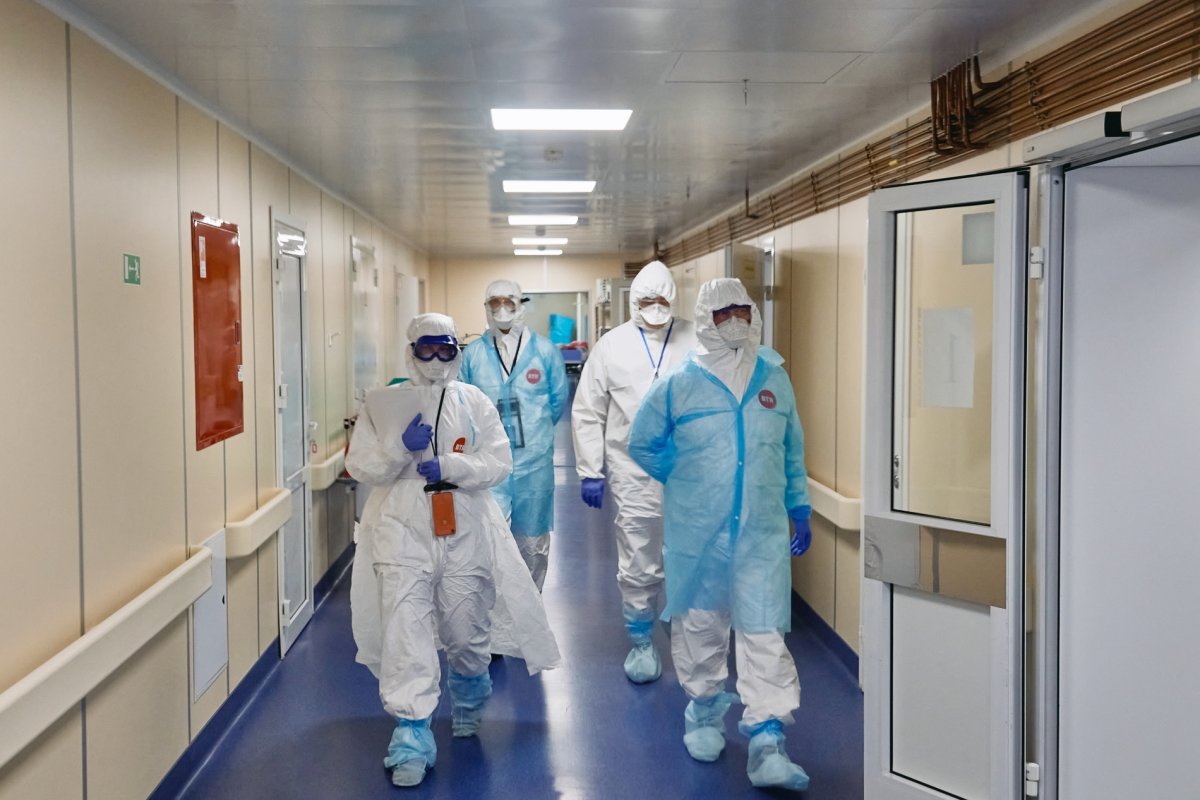 В России число заразившихся COVID-19 за сутки увеличилось на 11 615