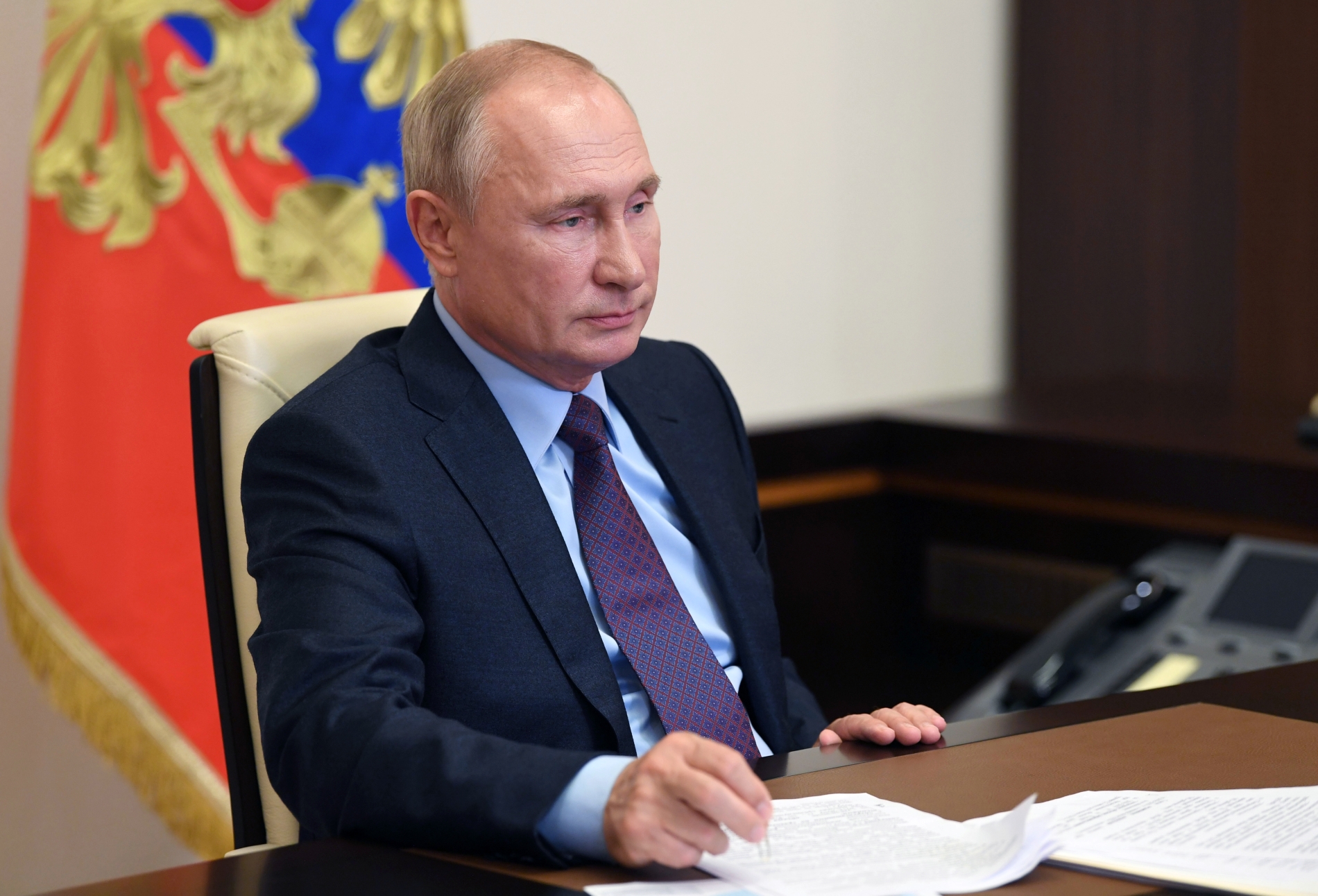 Владимир Путин поручил проработать реализацию проекта "Морской перегрузочный терминал"