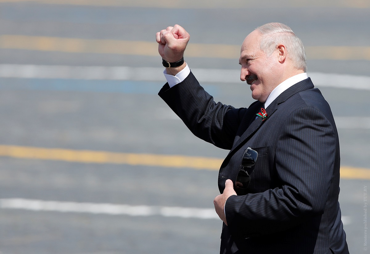 Лукашенко: время сегодня требует стремительного движения вперед