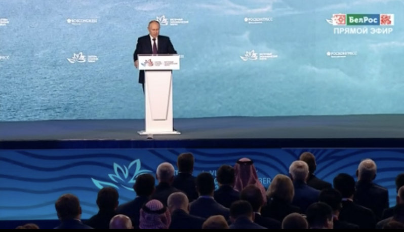 Владимир Путин: глобальная экономика продолжает меняться, прежде всего потому, что Запад разрушает систему финансовых отношений 