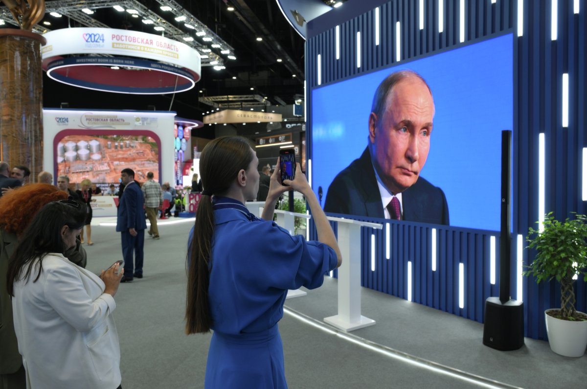 Владимир Путин выступит на пленарном заседании ПМЭФ-2025