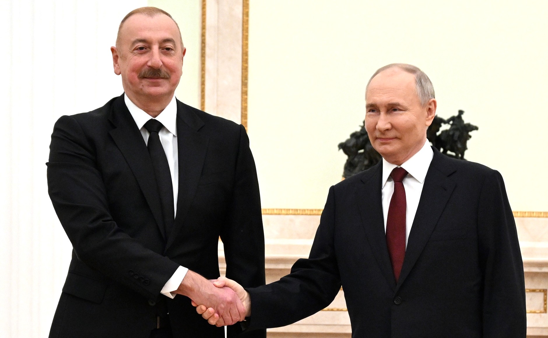 В Кремле проходят переговоры Путина и Алиева