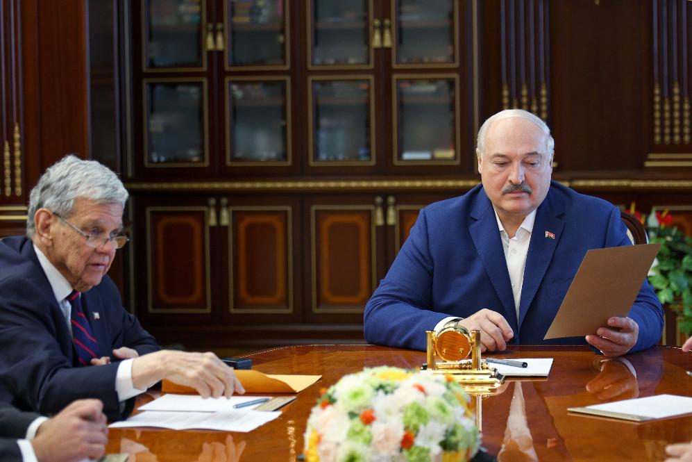 Лукашенко провел встречу с Джоном Коулом