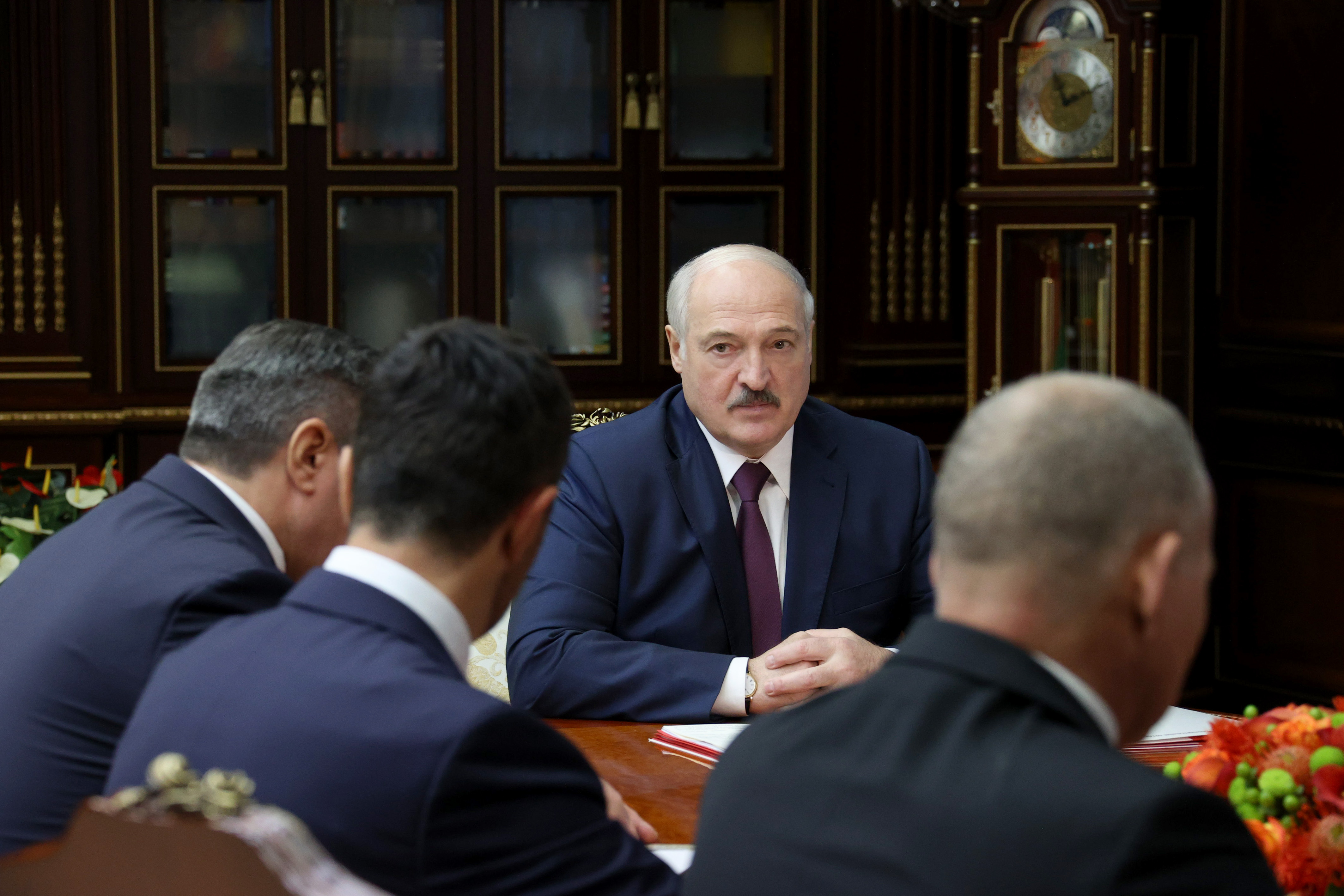 Александр Лукашенко об изменениях в Конституцию: никто "под себя" ничего делать не собирается