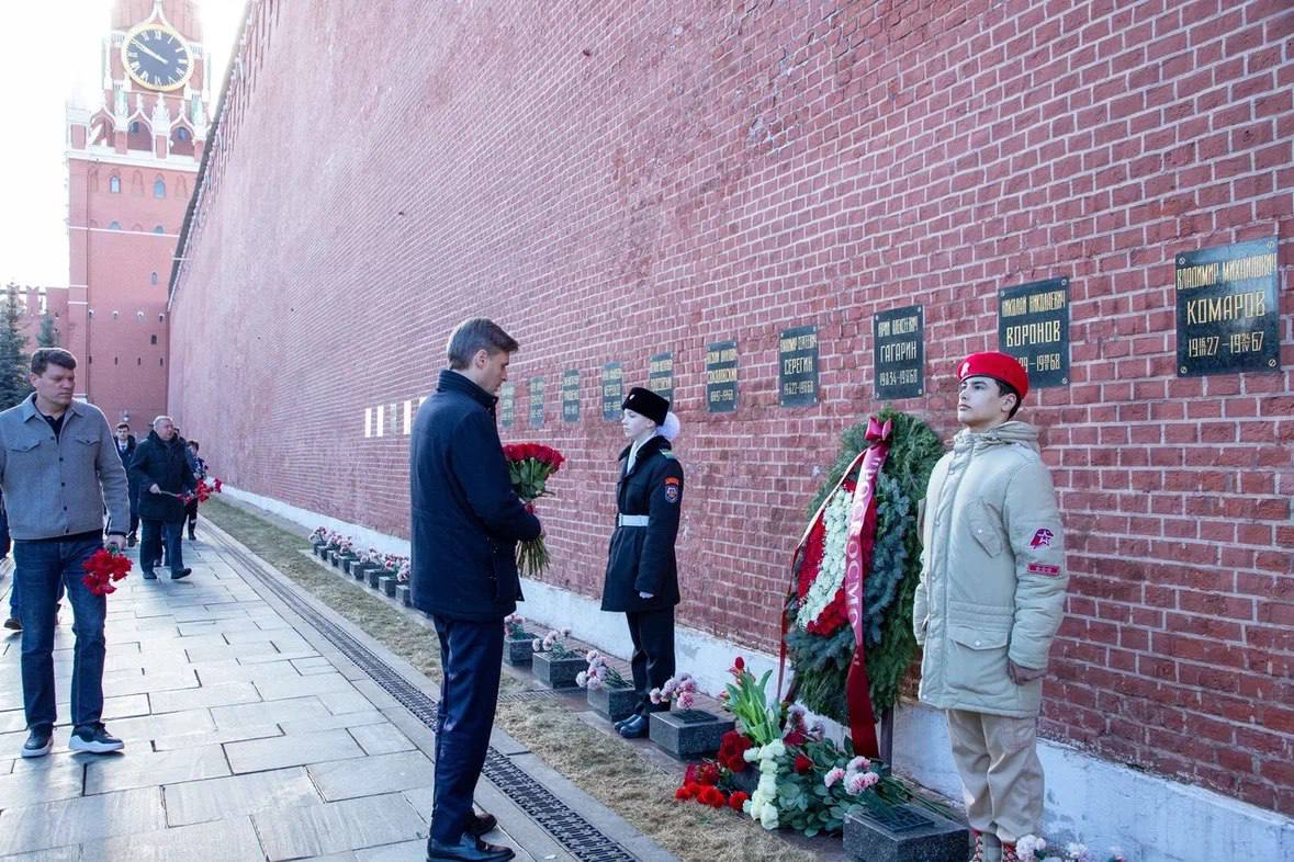 В день 91-летия Юрия Гагарина в Москве почтили память первого покорителя космоса 