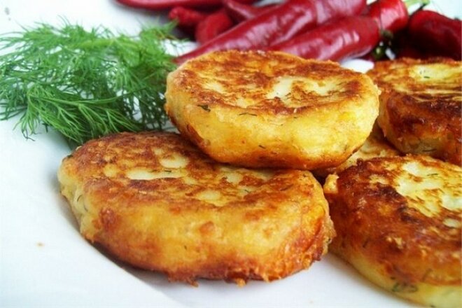 “Братская кухня”. Ватрушки и картофельные котлеты c грибами