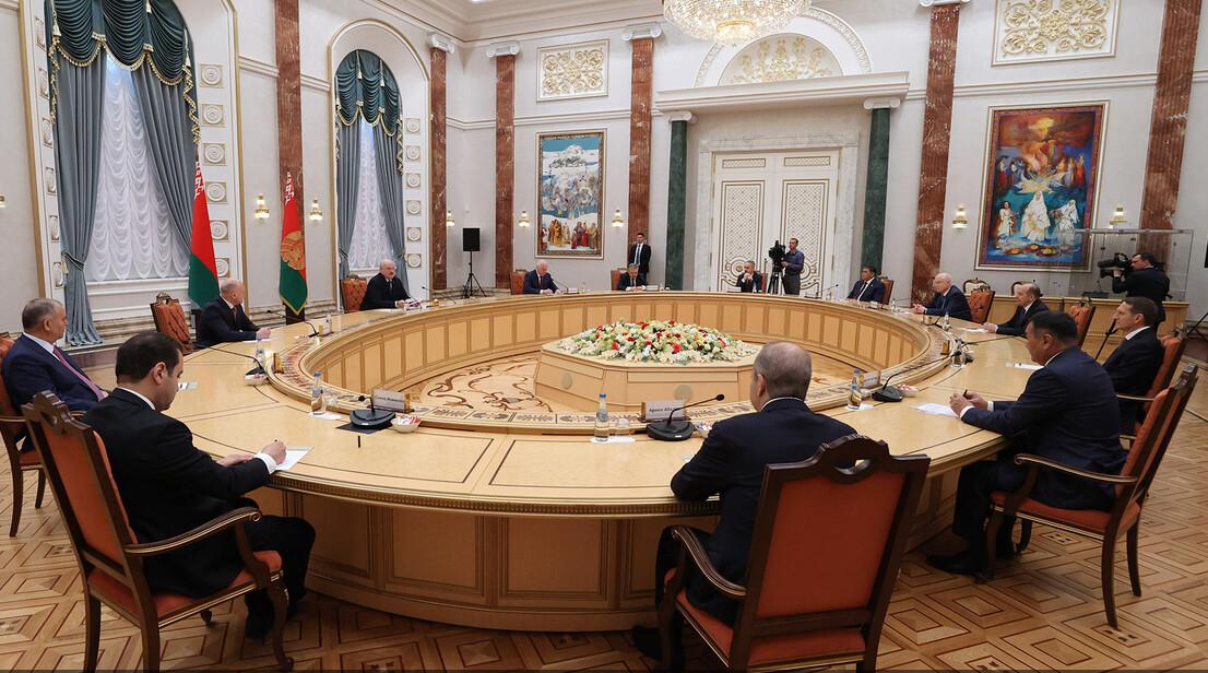 Александр Лукашенко: Россия и Беларусь оказались в эпицентре  бурных событий 