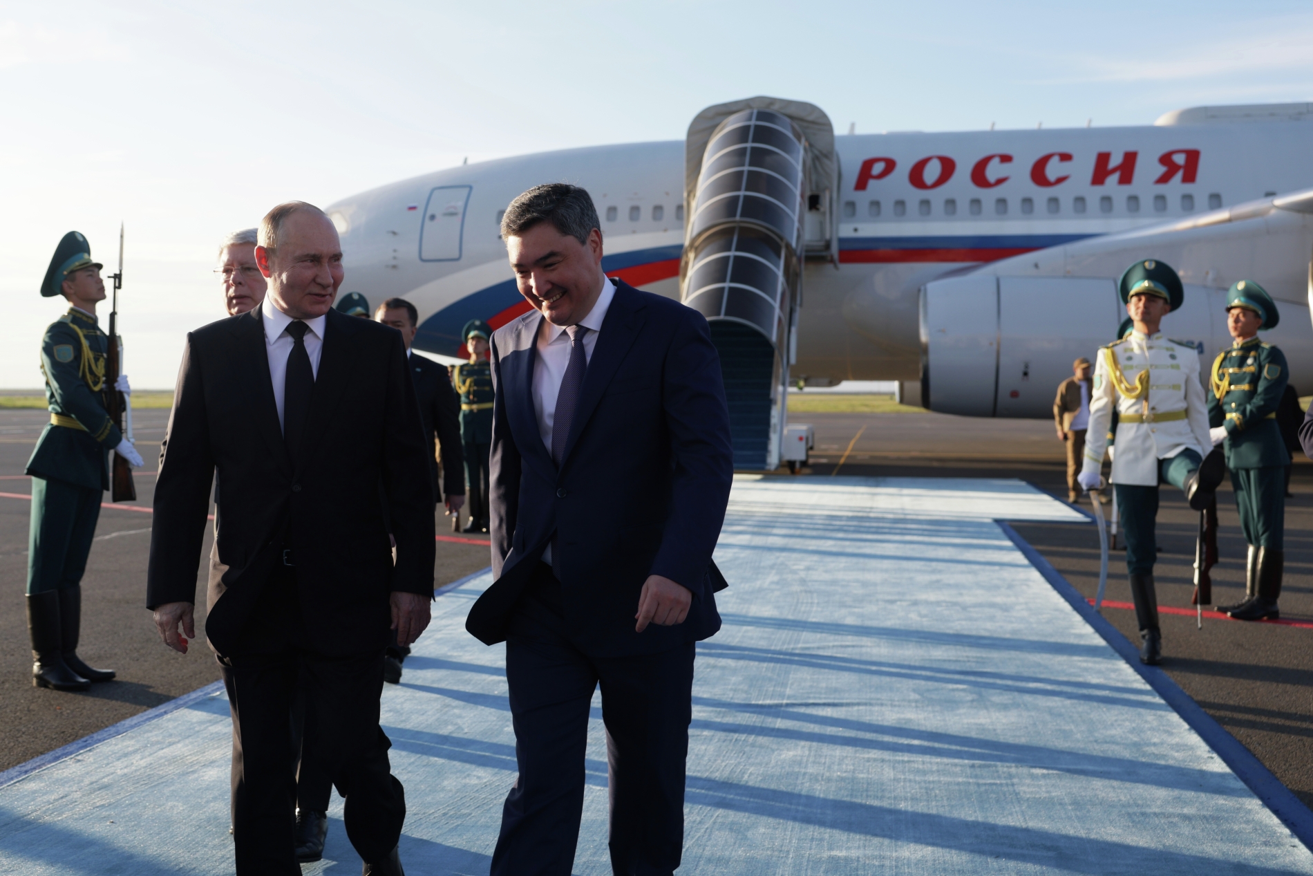Путин прибыл в Астану для участия в заседании Совета глав государств-членов ШОС