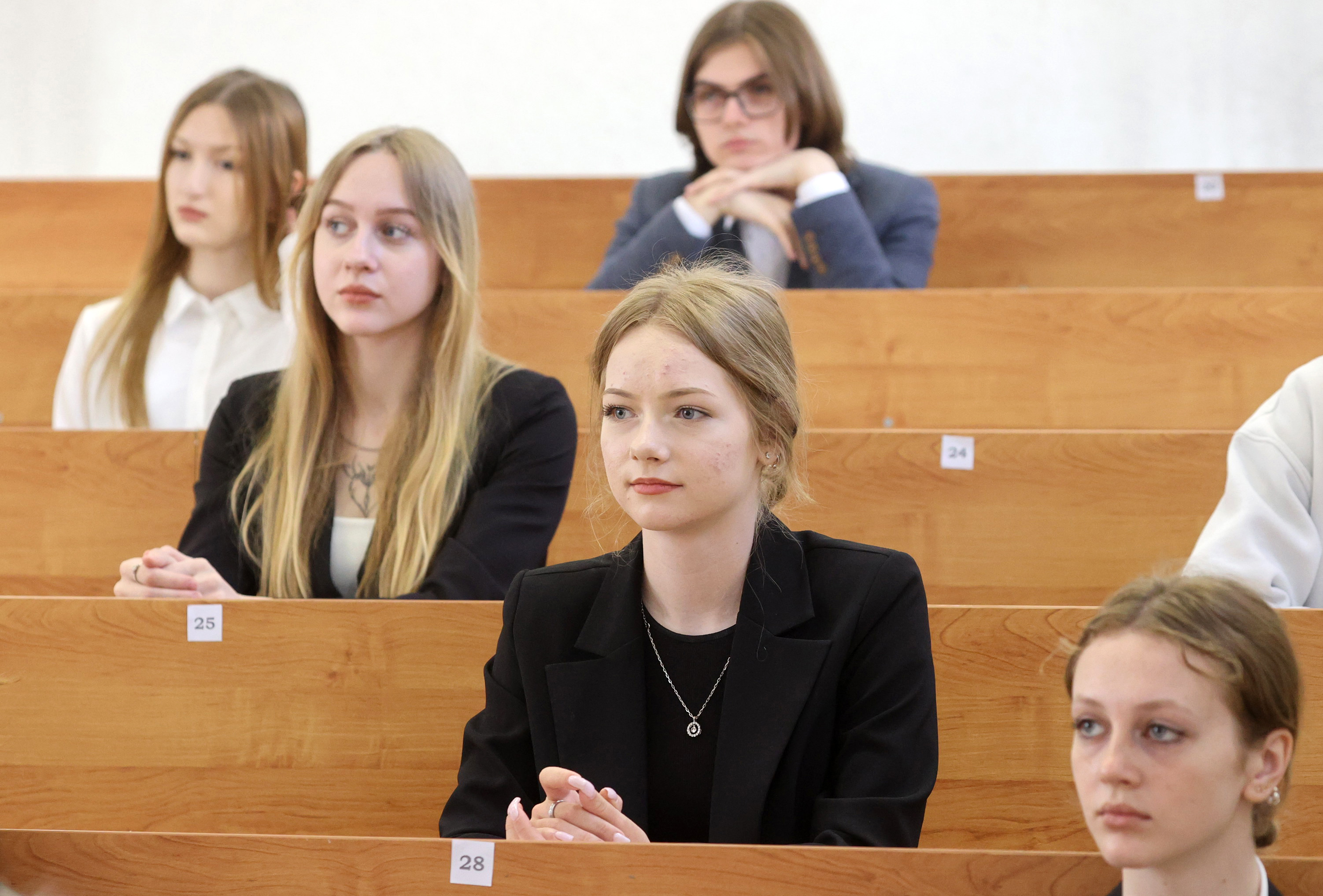 В Беларуси сегодня проходит первый централизованный экзамен для выпускников школ