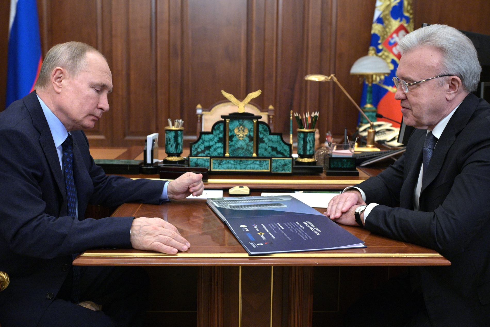 Сегодня Президент России Владимир Путин встретился с губернатором Красноярского края Александром Уссом
