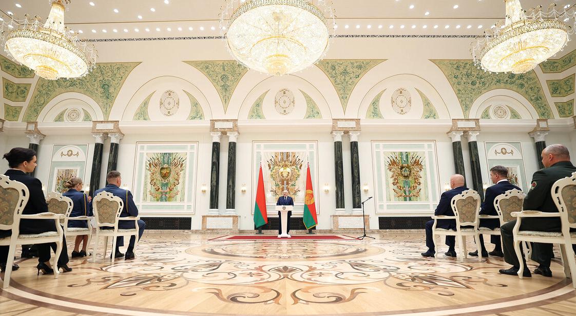 Лукашенко: 80 мирных лет прошло, а нас проверяют на прочность ежедневно