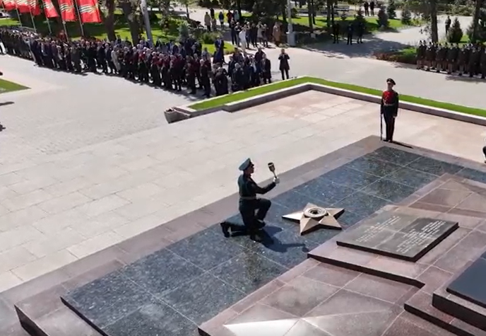 В Волгограде зажжен Вечный огонь в честь героев войны