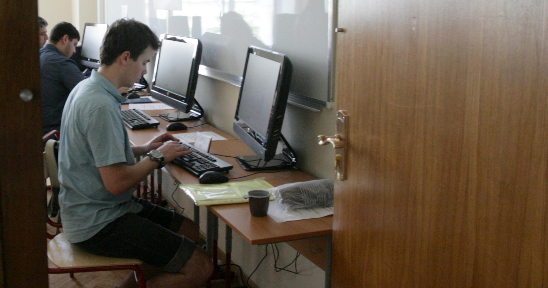 В России с нового учебного года в 115 вузах стартует обучение на "цифровых кафедрах"