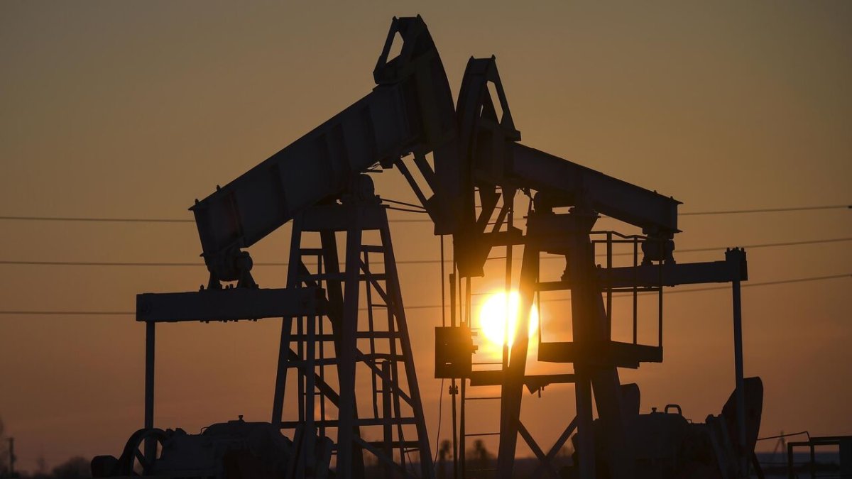 Афганистан планирует закупить у России около миллиона баррелей нефти