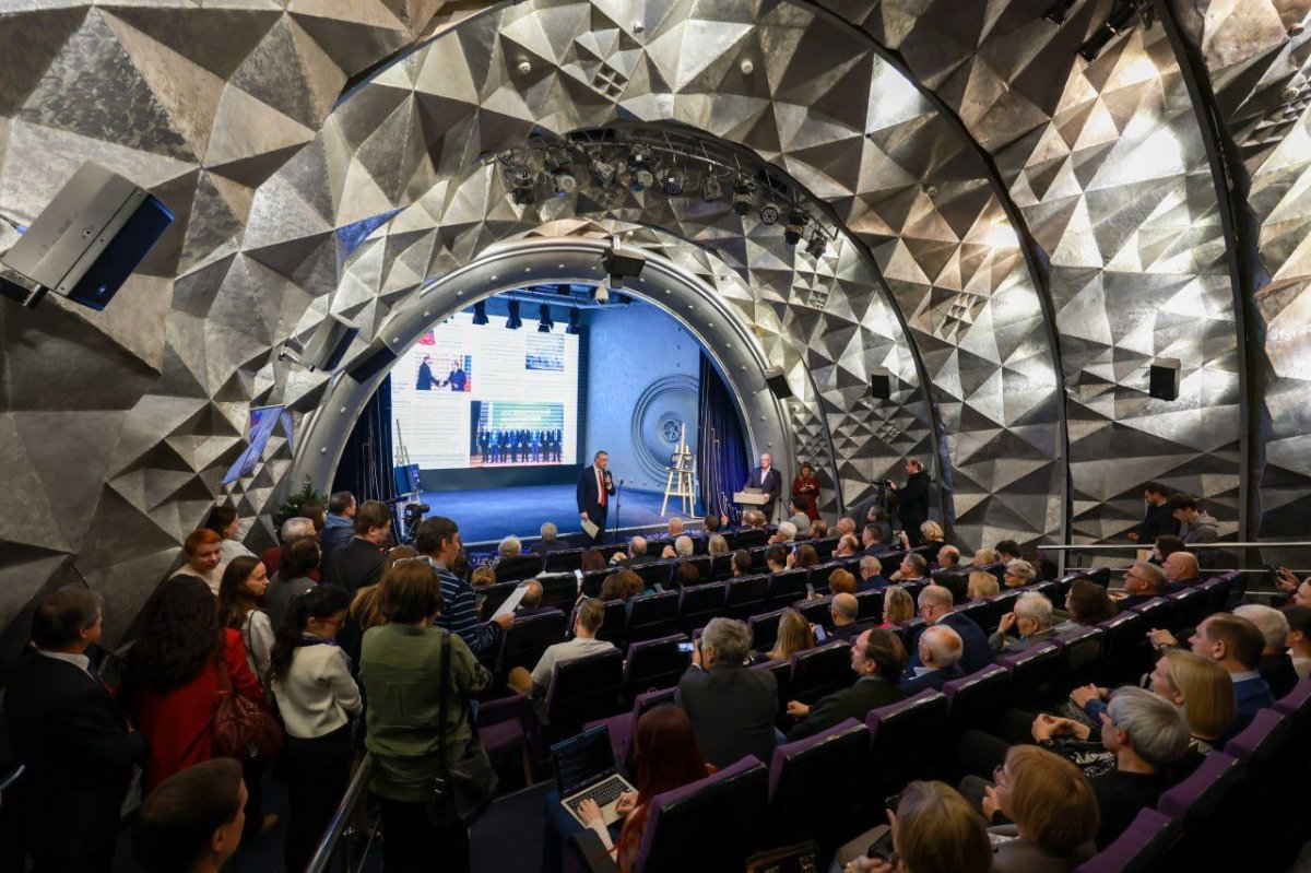 В Москве в Музее космонавтики прошла презентация книги "Космос. Мечта человечества"