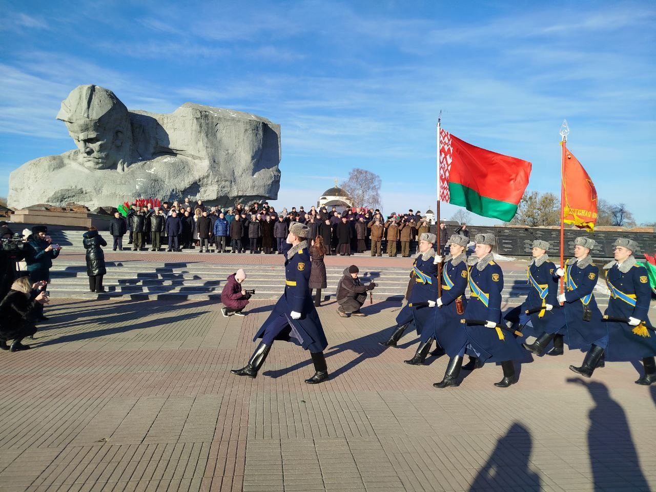 Память о героях: торжественная церемония в Брестской крепости