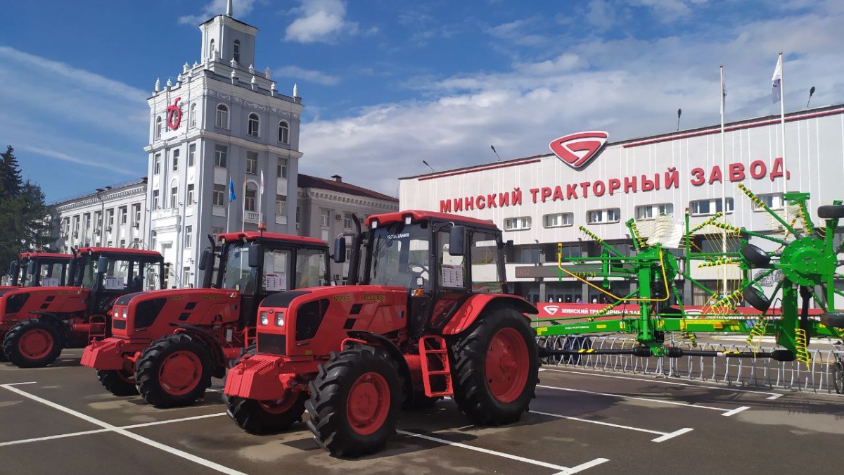 Гендиректор МТЗ: планируем поставлять в Россию 20 тыс. тракторов в год