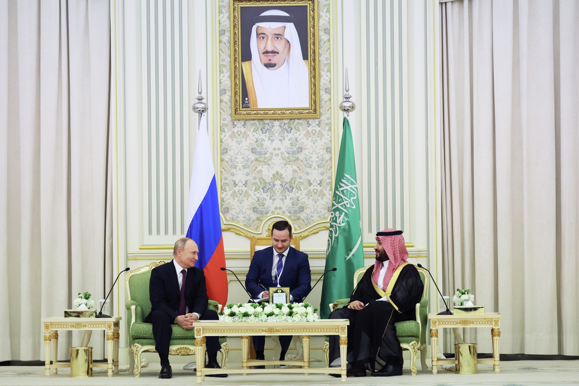 Путин назвал отношения России и Саудовской Аравии стабильными во всех сферах