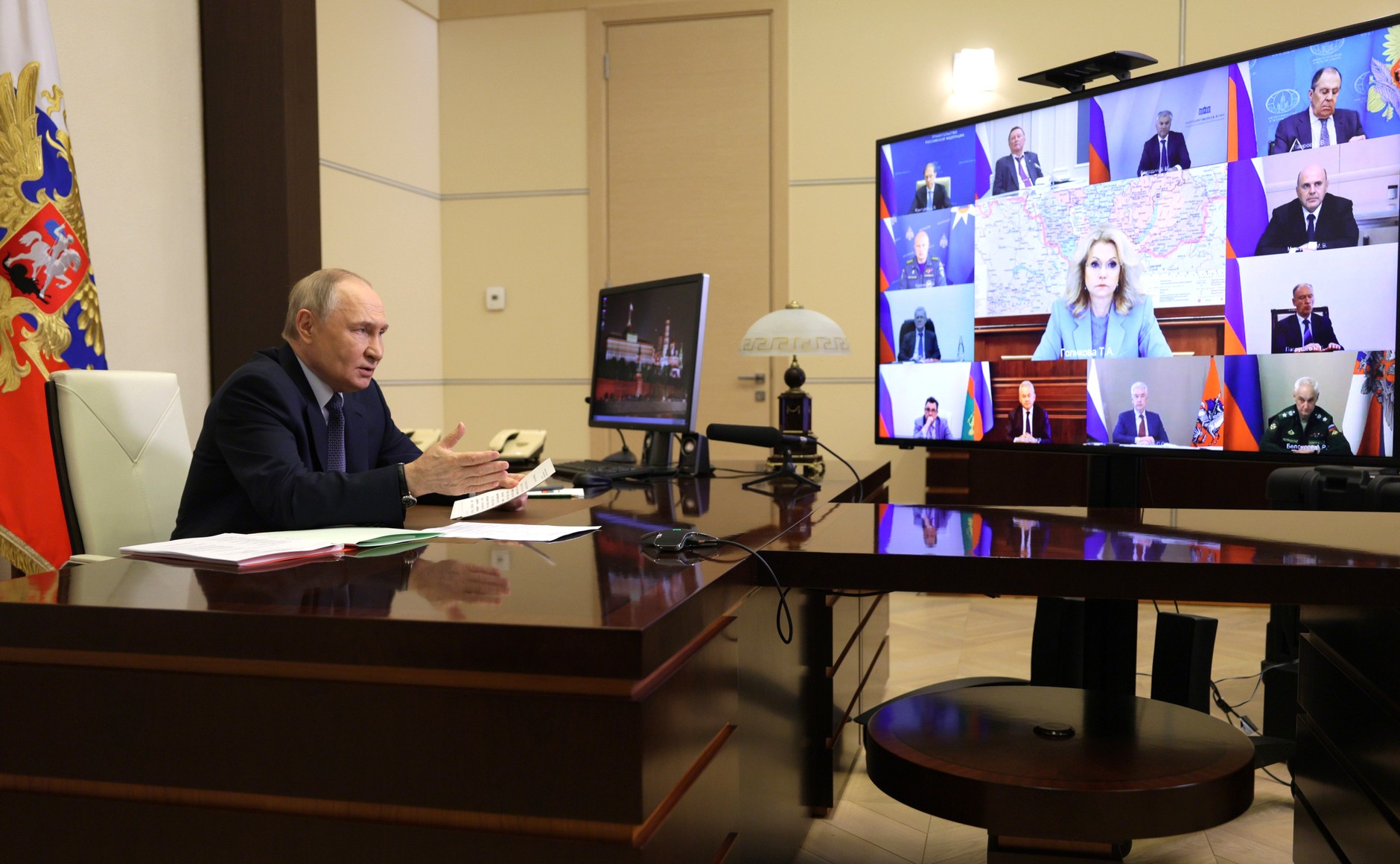 Путин: традиционные ценности в основе нашей цивилизации и идентичности