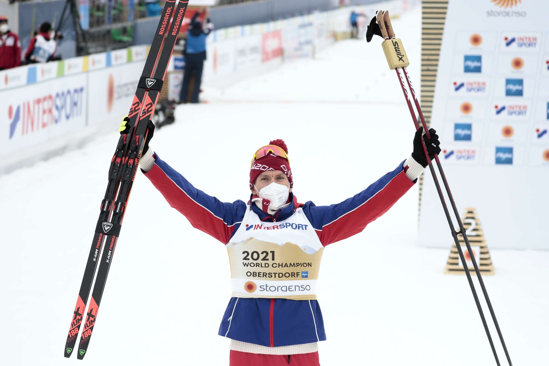 Российский лыжник Александр Большунов впервые стал чемпионом мира
