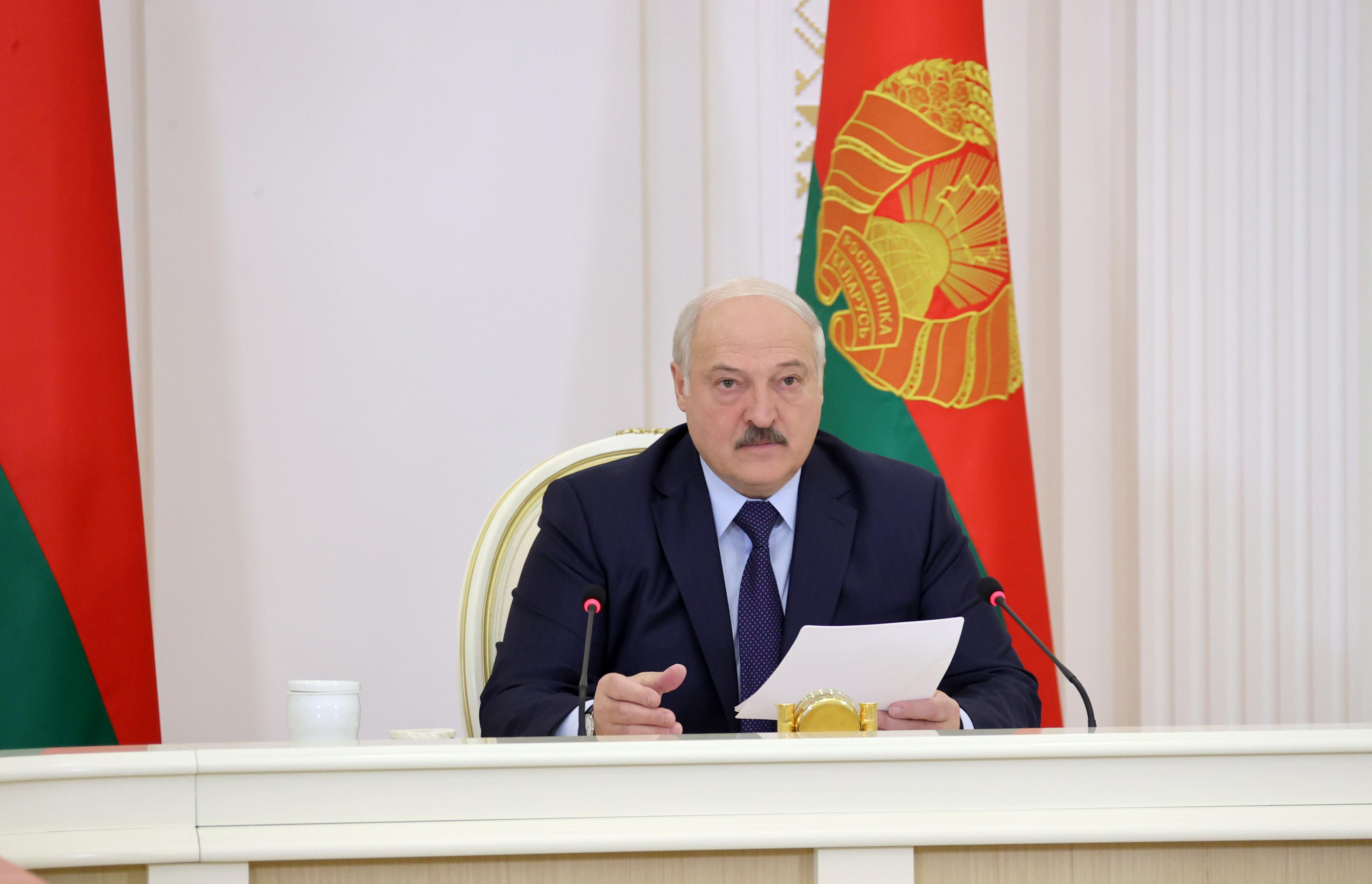 Александр Лукашенко: ожидаю от Правительства и Нацбанка действенных предложений по сдерживанию ценового роста