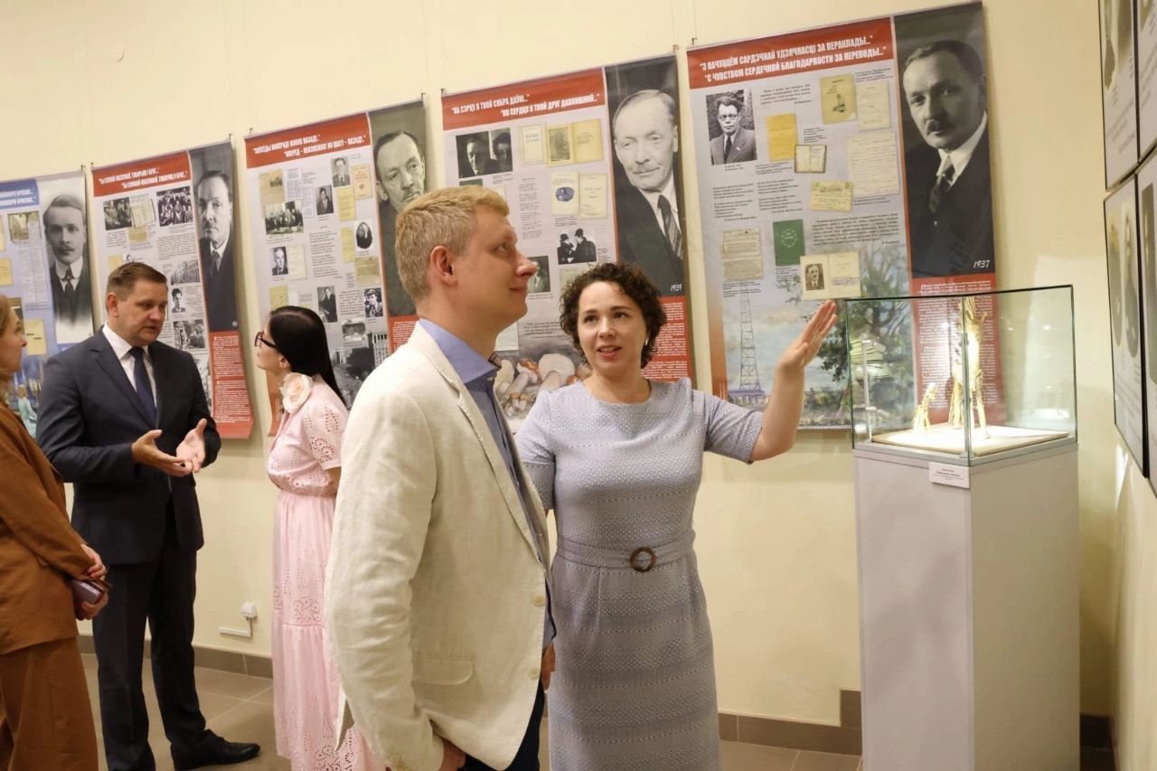 В Калининграде проходит выставка "Янка Купала и Якуб Колас. Дороги дружбы"