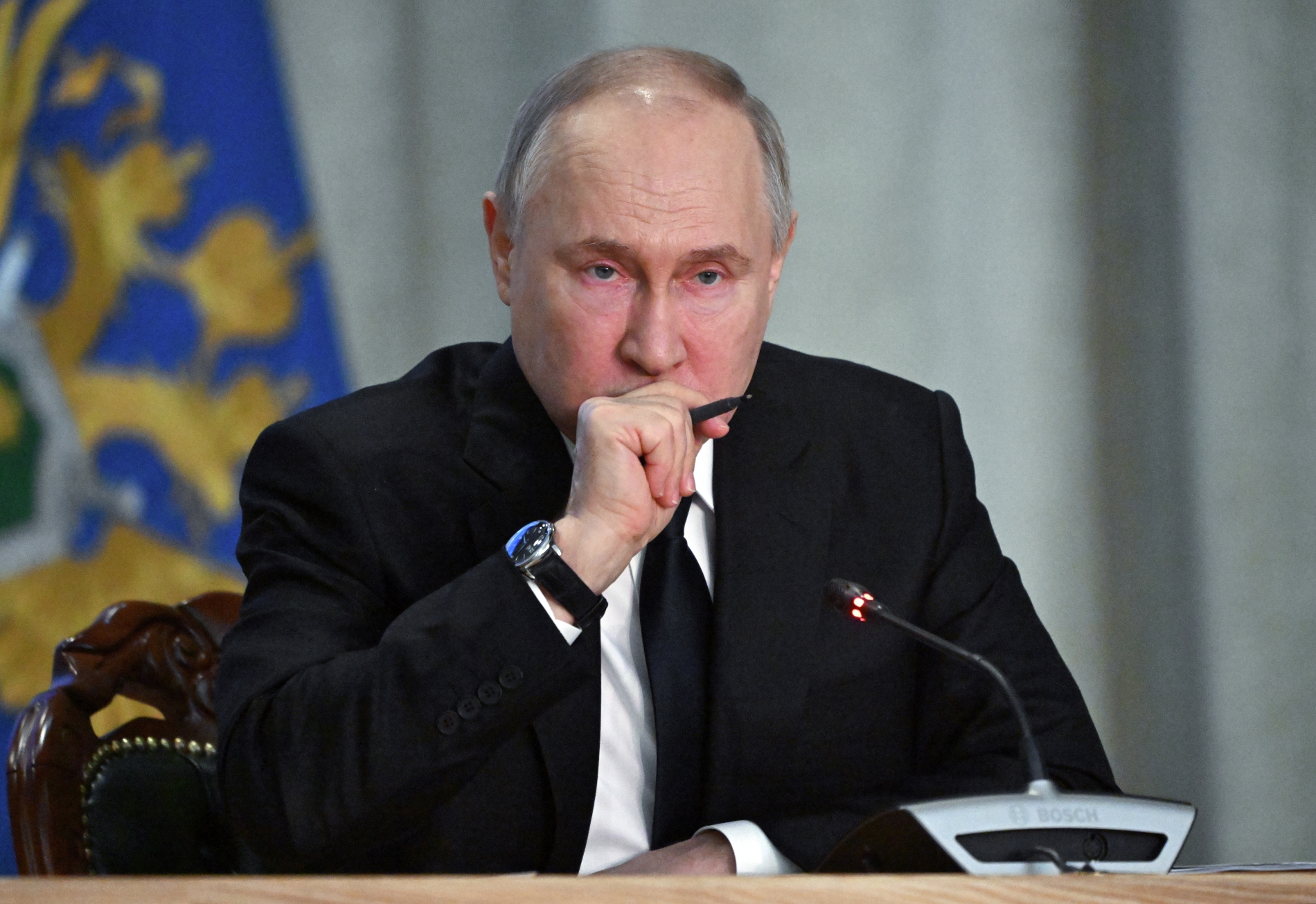 Путин: ситуация в миграционной сфере должна быть под контролем
