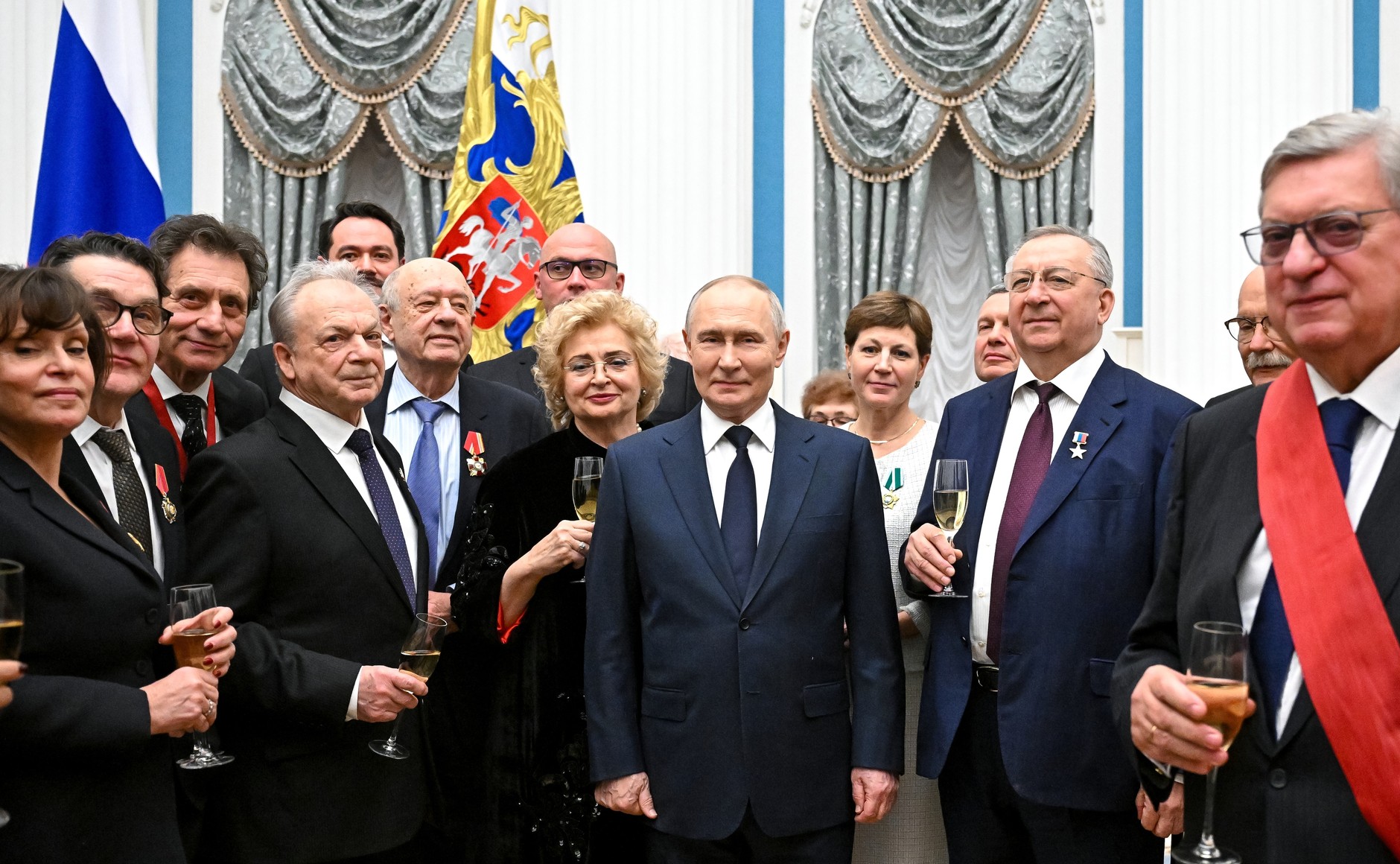 В Екатерининском зале Кремля прошла церемония вручения госнаград