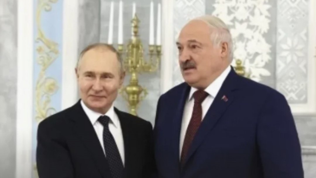 ️Путин поблагодарил Лукашенко за помощь в организации обмена пленными с Украиной