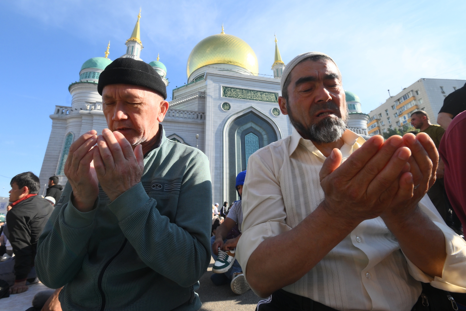 Мусульмане отмечают один из главных праздников Курбан-байрам