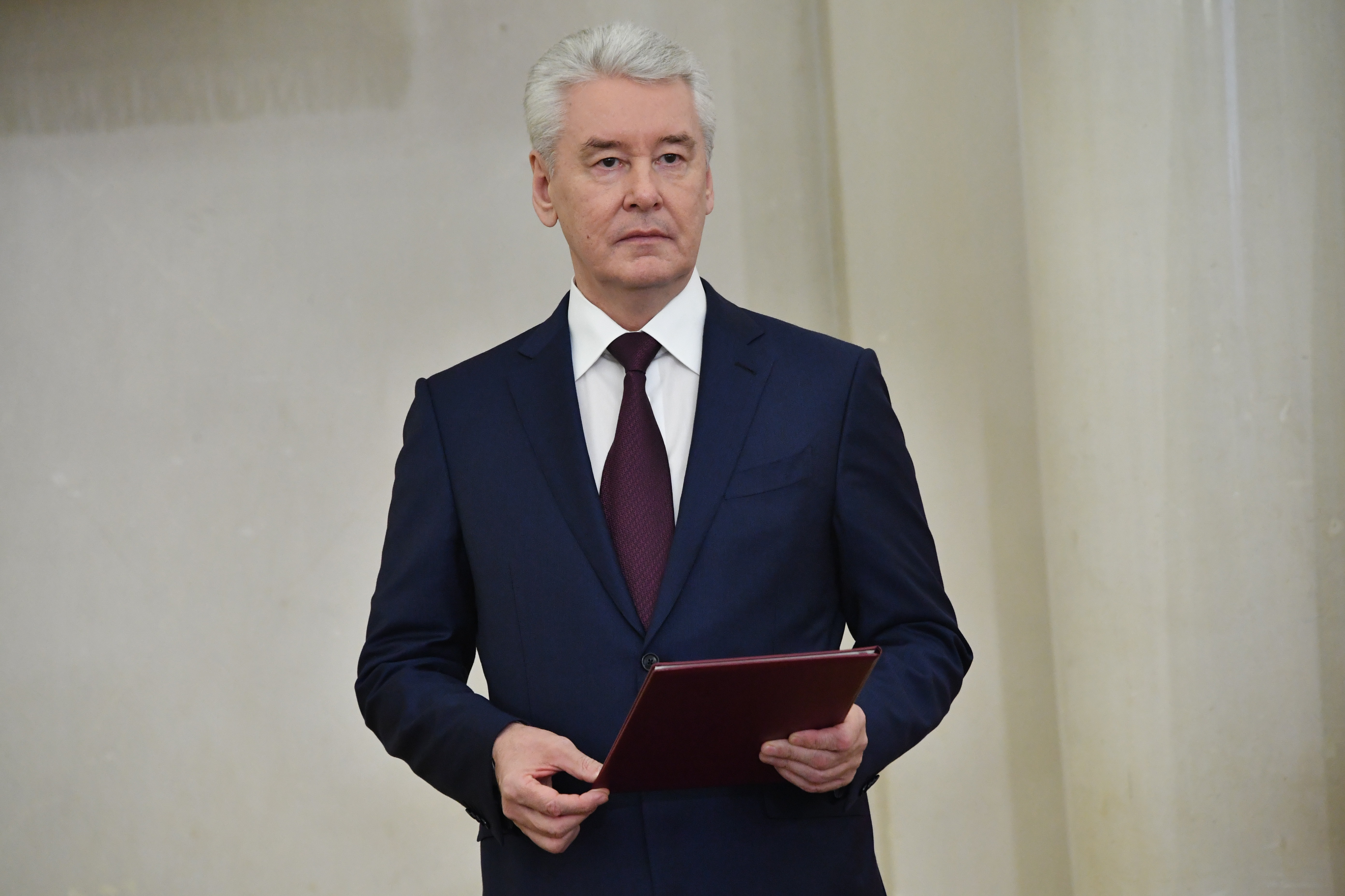 В российской столице снимают обязательные эпидограничения