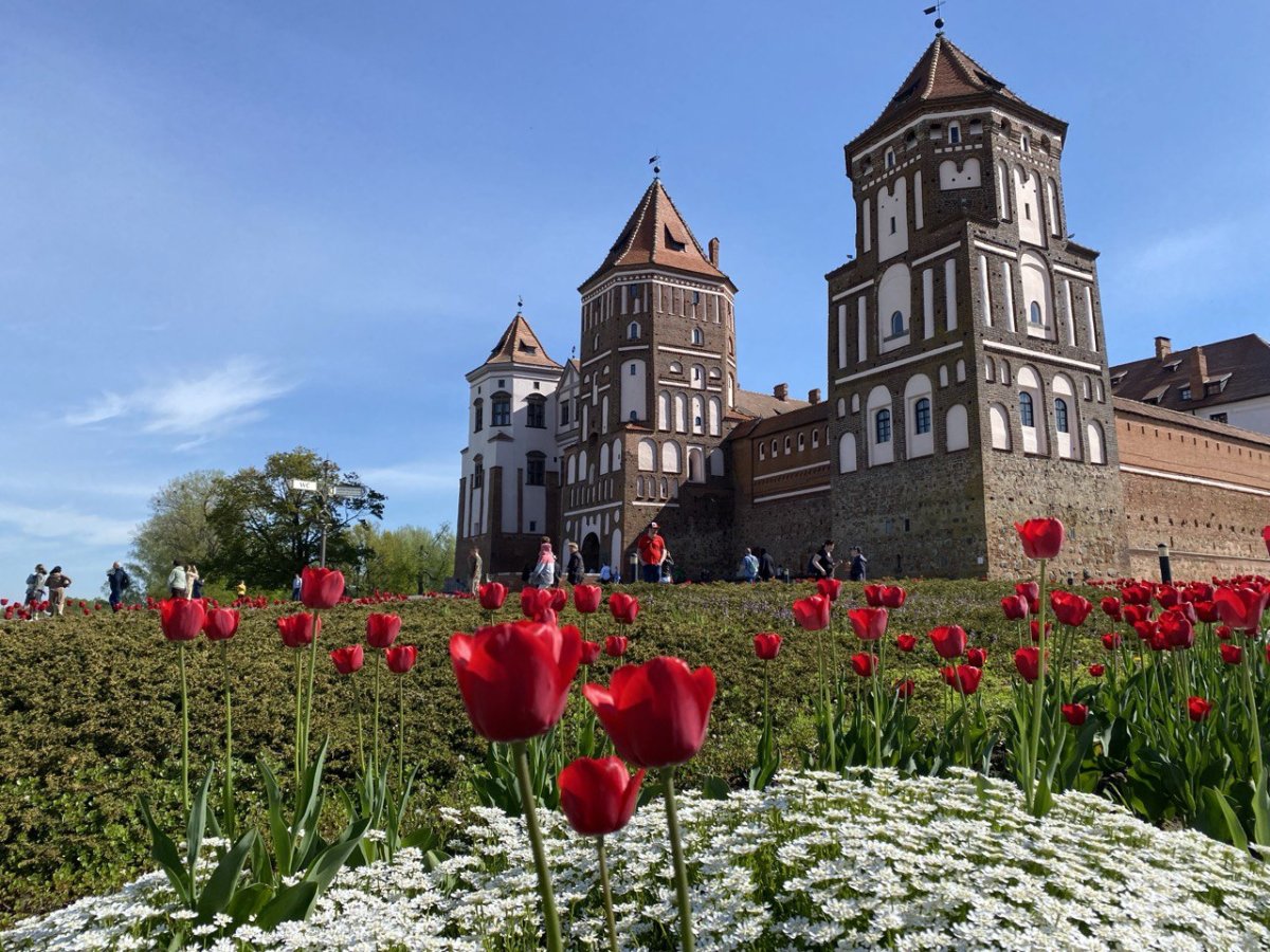 Бахрушинский музей впервые в Беларуси: выставка открылась в музее замка "Мир"
