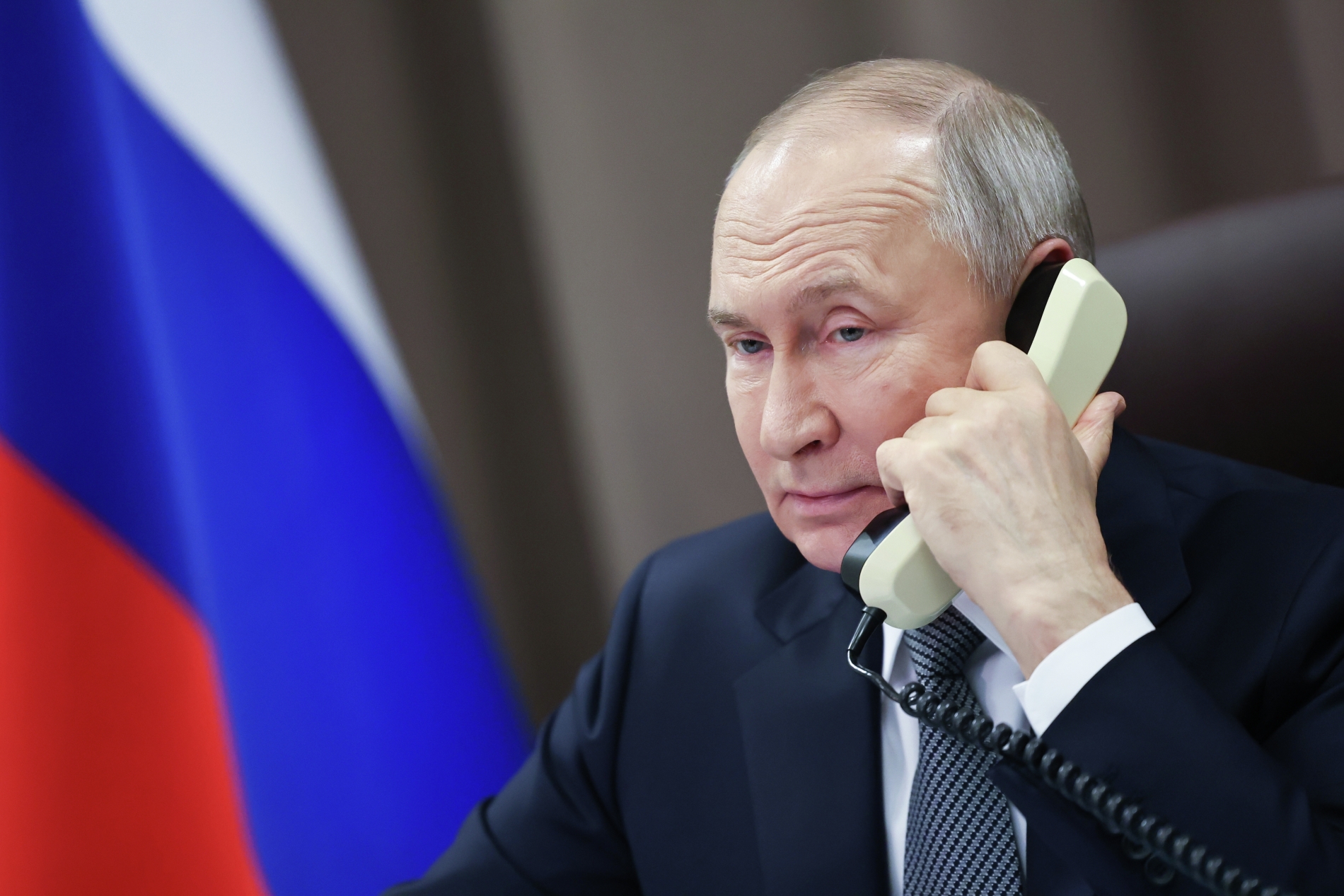 Состоялся телефонный разговор президентов Российской Федерации и США