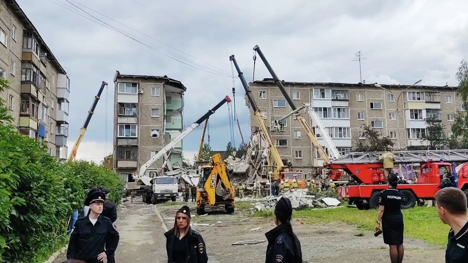 В Нижнем Тагиле продолжается разбор завалов, спасатели сообщили об одной погибшей