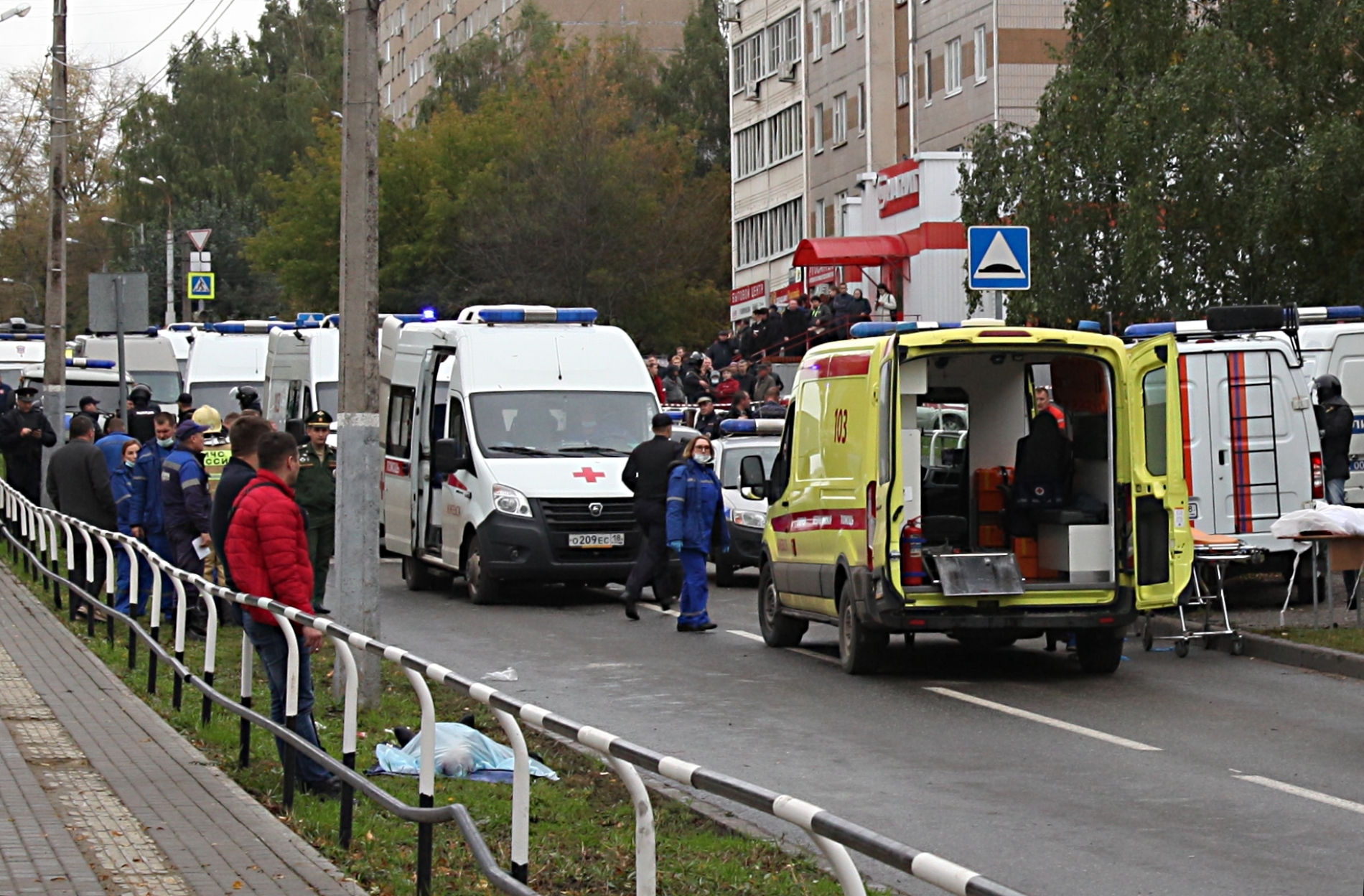 В Ижевске 13 человек погибли в результате стрельбы в школе 