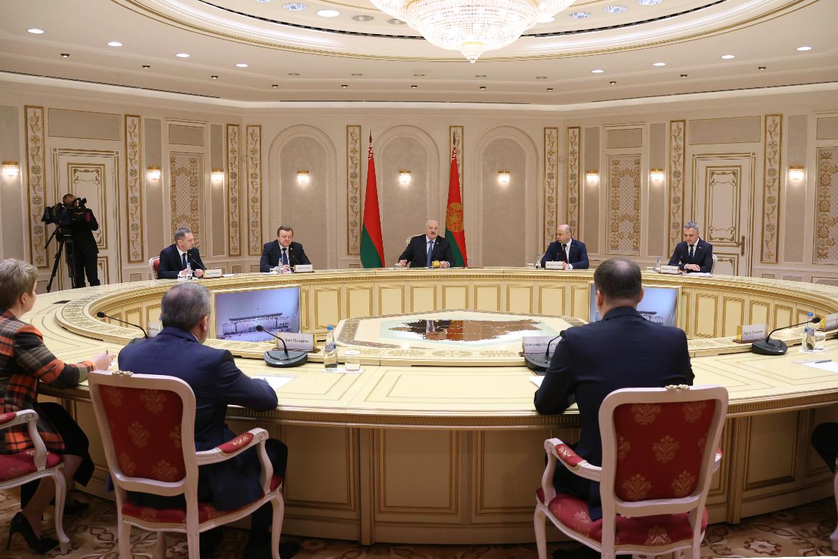 Лукашенко: предлагаю обсуждать не единичные проекты, а сразу пакетный подход 