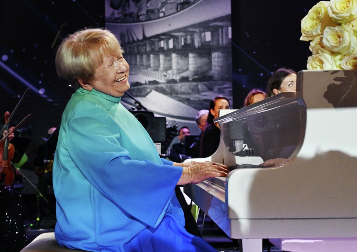 Александре Пахмутовой исполнилось 96 лет