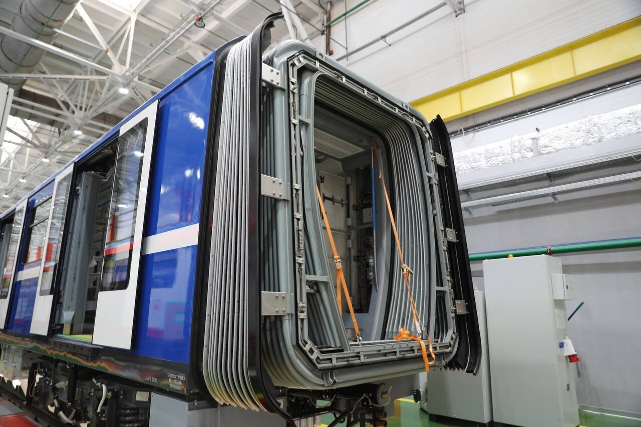 Минское метро получит в этом году еще 15 новых вагонов из России 
