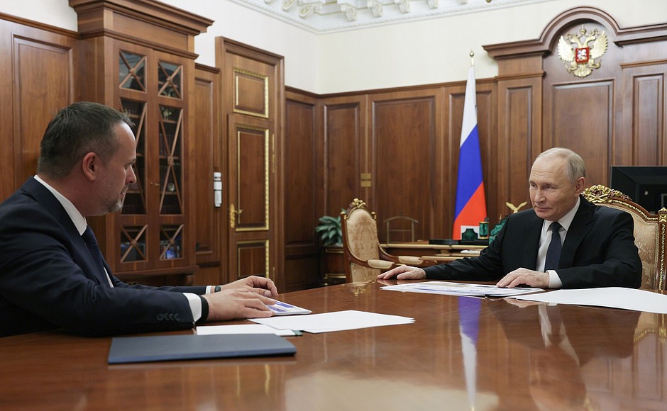 Путин провел встречу с главой Минтранса